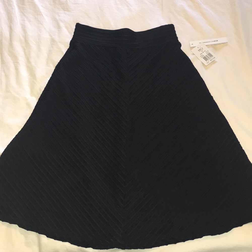 Black, pleated skirt, Joe B, Size M.